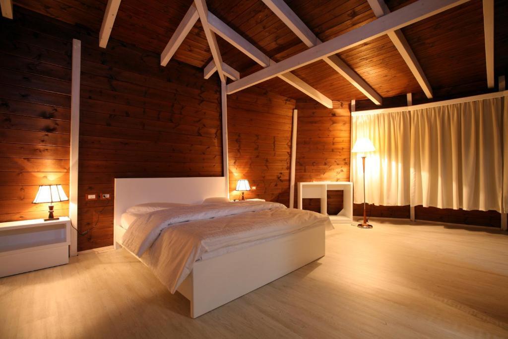 Kastria 4* Tirana