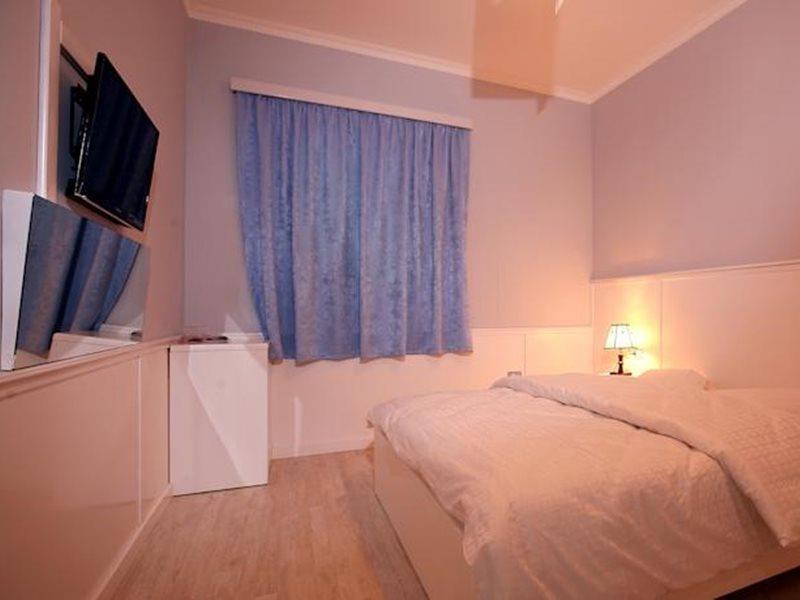 Kastria Tirana